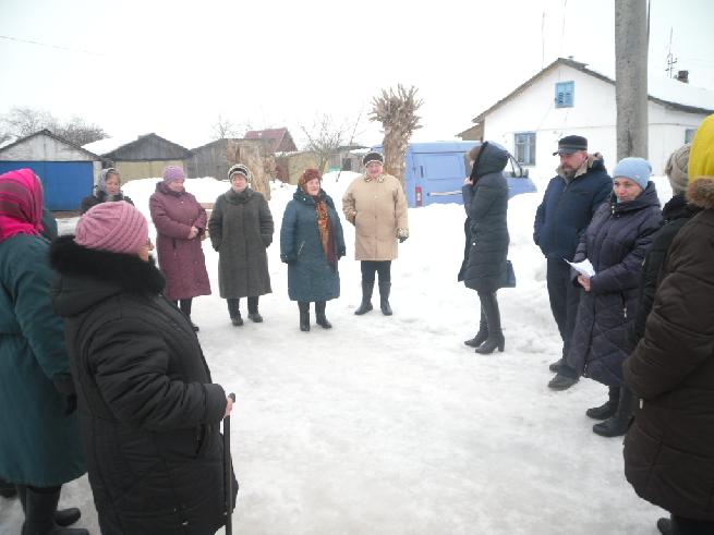 Сотрудники межведомственной мобильной бригады побывали в деревне Коромыслово Подозерского сельского поселения