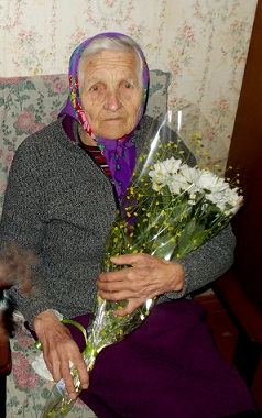 95-летний юбилей отметила труженица тыла и труда Круглова Валентина Николаевна