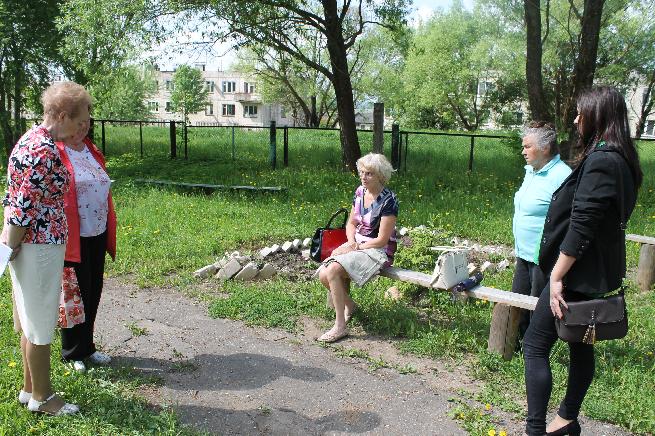 Сотрудники мобильной консультационной службы побывали в с. Светиково Новоусадебского сельского поселения