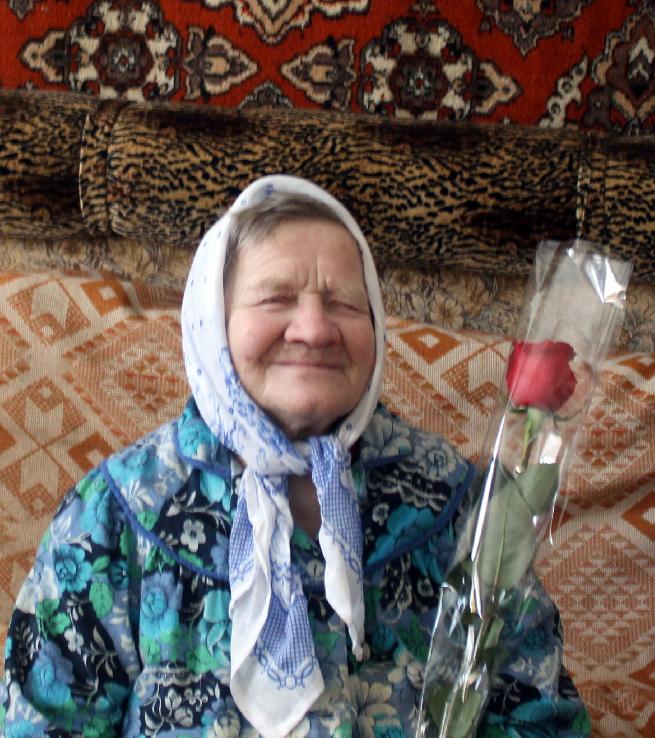 80-летний юбилей отметила получательница социальных услуг Ошанина Лидия Александровна