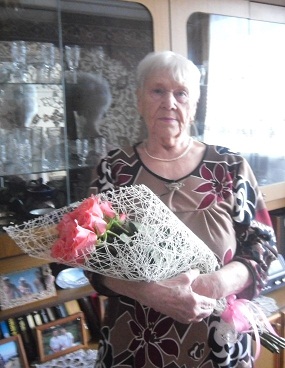 80-летний юбилей отметила получатель социальных услуг отделения социального обслуживания на дому Тяпайкина Римма Антониновна