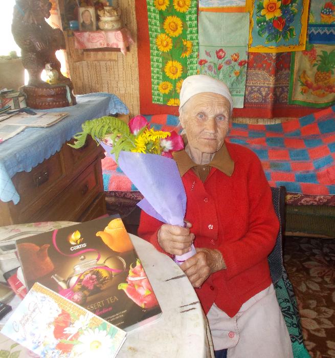 80-летний юбилей отметила получательница социальных услуг, жительница д. Дубовский