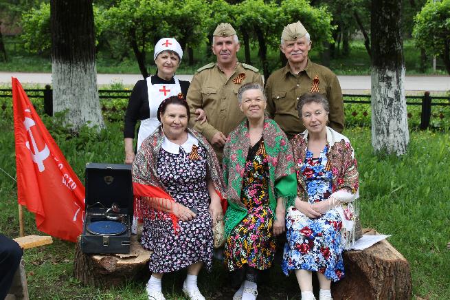 Участие представителей танцевального клуба "Я танцевать хочу" в областном патриотическом фестивале "Парк Победы" г. Вичуга