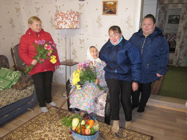 Акция "Фруктово-овощная корзина для труженика тыла" в рамках обласной акции "Неделя пожилого человека"