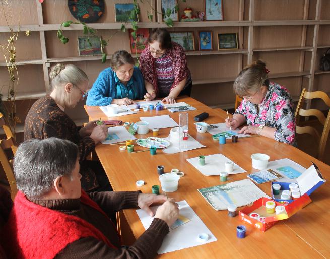 Занятия в изостудии «Палитра».