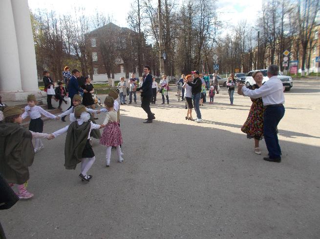  Народный флешмоб "Вальс Победы"! 